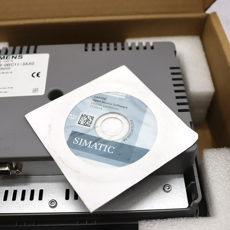 Siemens 6AV6648-0BC11-3AX0 – это базовая клавишная панель SIMATIC KP8 с монохромным ЖК-дисплеем STN размером 5.7 дюймов и разрешением 320×240 пикселей (QVGA). Панель имеет прочный пластиковый корпус со степенью защиты IP65, поддерживает протокол связи PROFIBUS DP и предназначена для простых операций и задач мониторинга оборудования, подходя для базовых операционных потребностей в промышленных условиях.