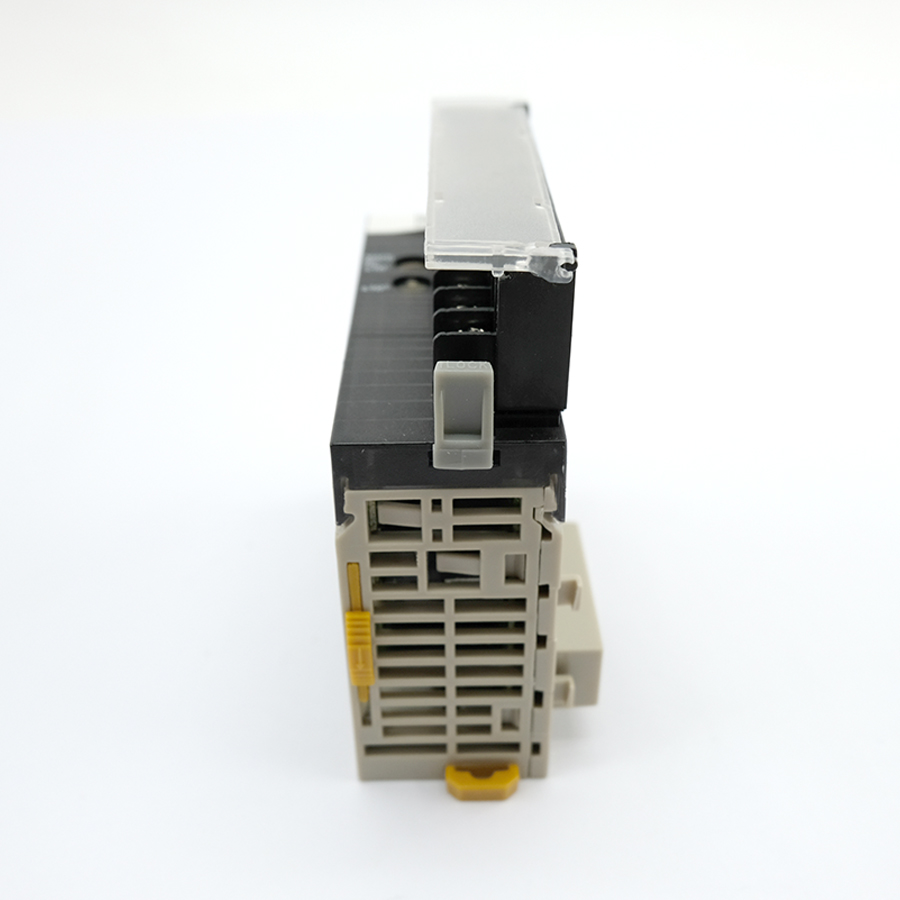 OMRON CJ1W-DA08V