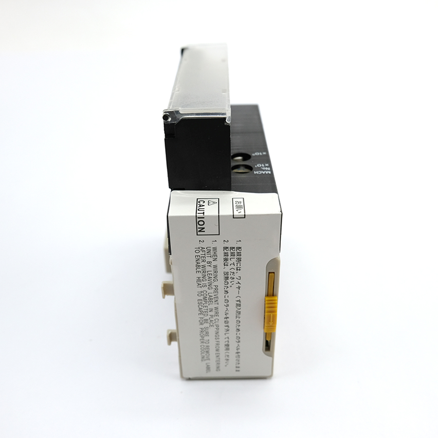 OMRON CJ1W-DA08V