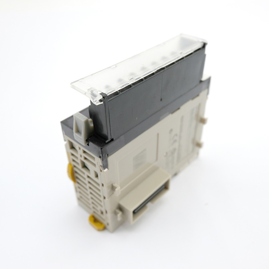OMRON CJ1W-DA08V
