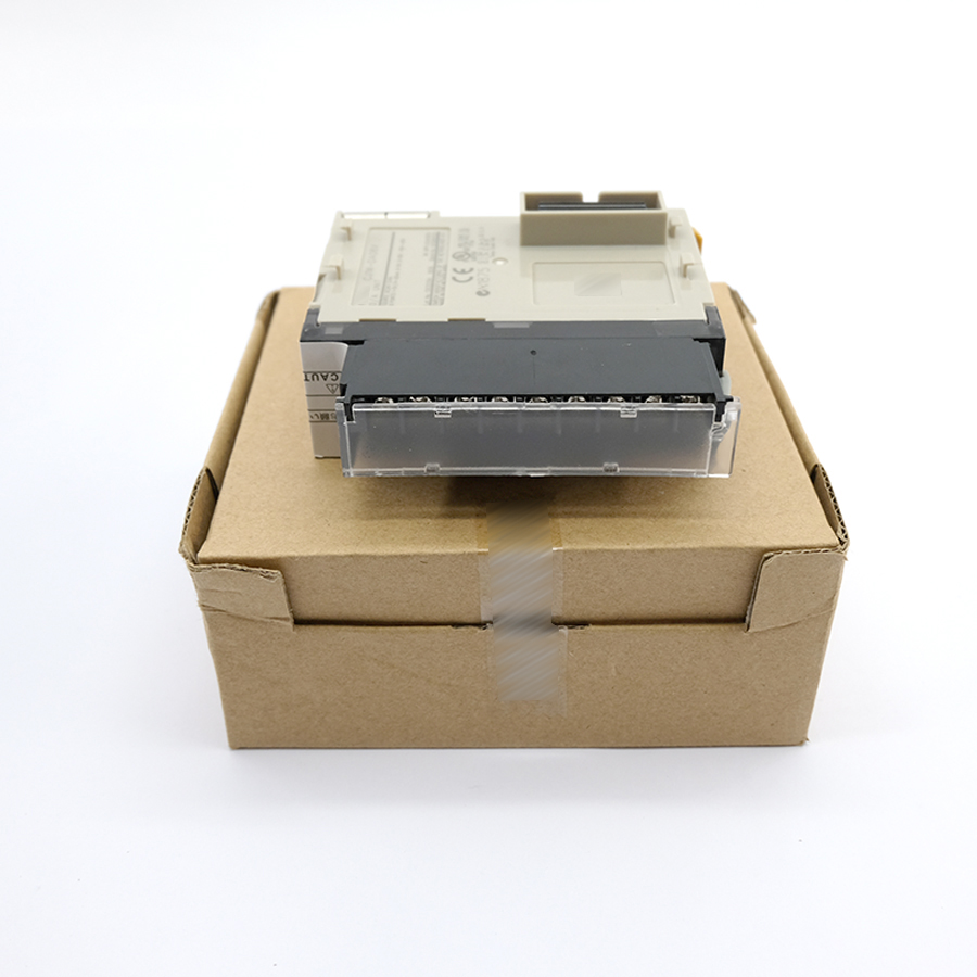 OMRON CJ1W-DA08V