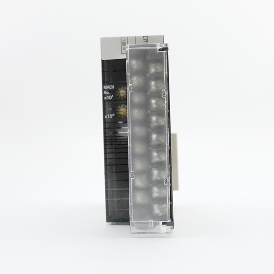 OMRON CJ1W-DA08V