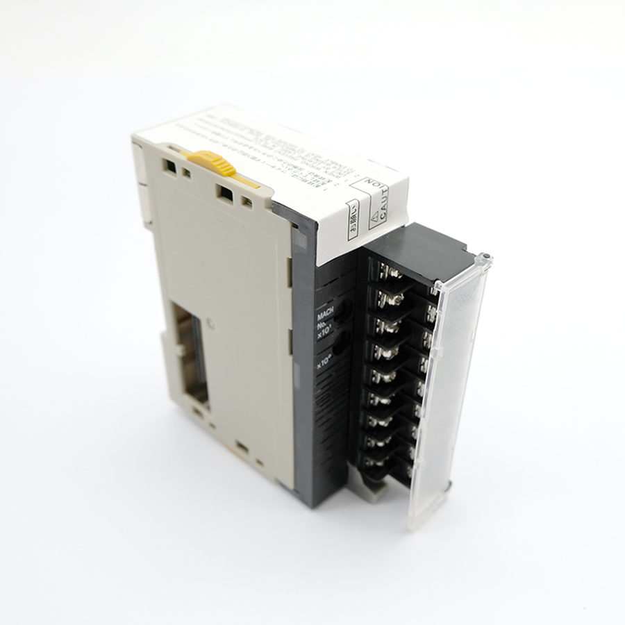 OMRON CJ1W-DA08V