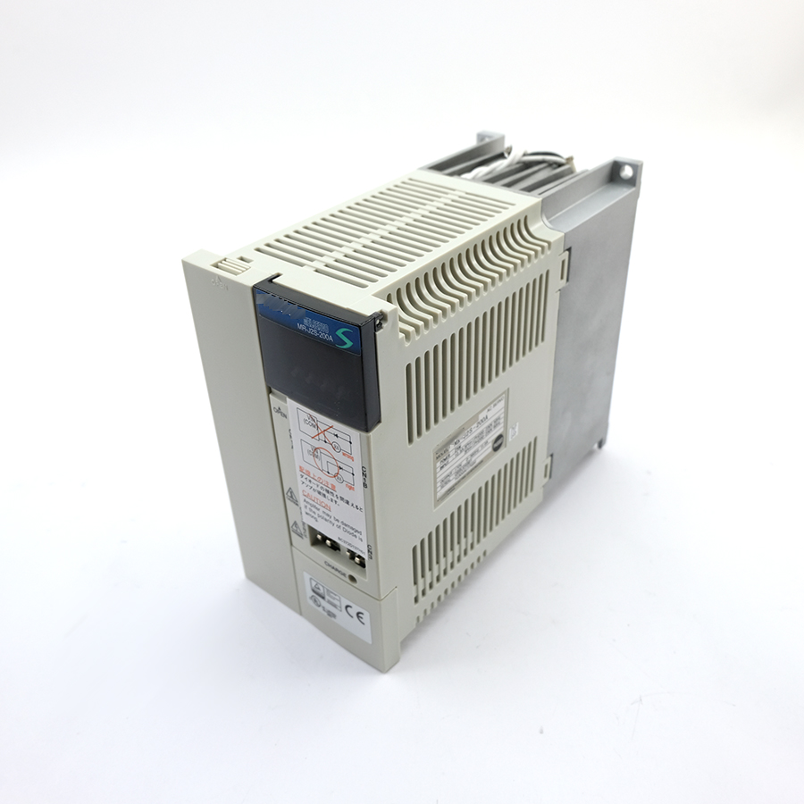 Сервоусилитель Mitsubishi Electric MR-J2S-200A (2.0кВт, 3-фазный 200V)
