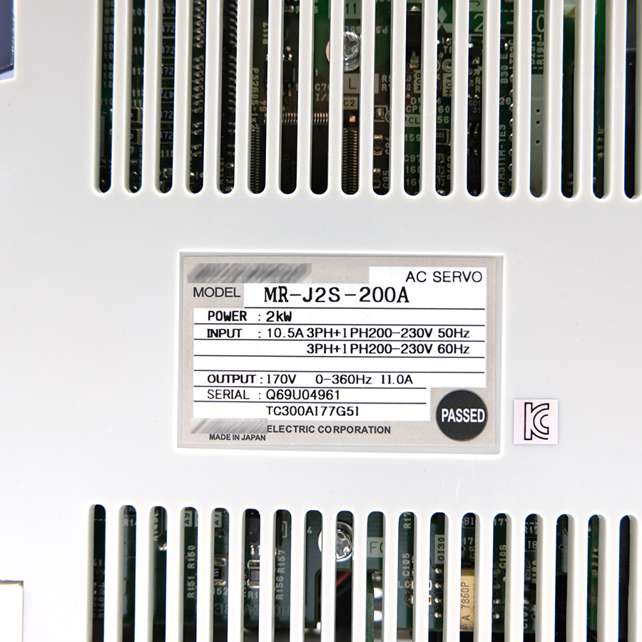 Сервоусилитель Mitsubishi Electric MR-J2S-200A (2.0кВт, 3-фазный 200V)