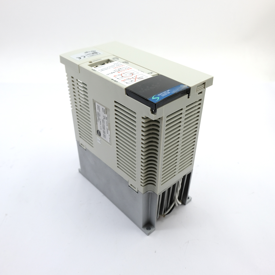 Сервоусилитель Mitsubishi Electric MR-J2S-200A (2.0кВт, 3-фазный 200V)