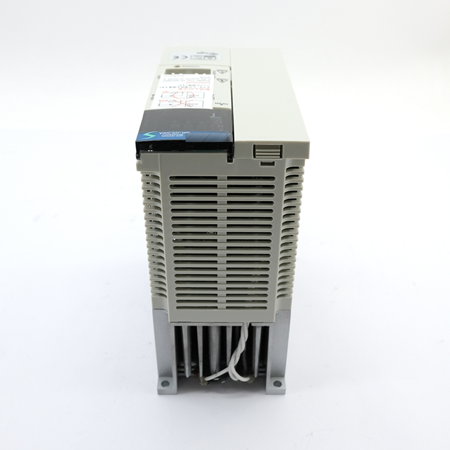 Сервоусилитель Mitsubishi Electric MR-J2S-200A (2.0кВт, 3-фазный 200V)