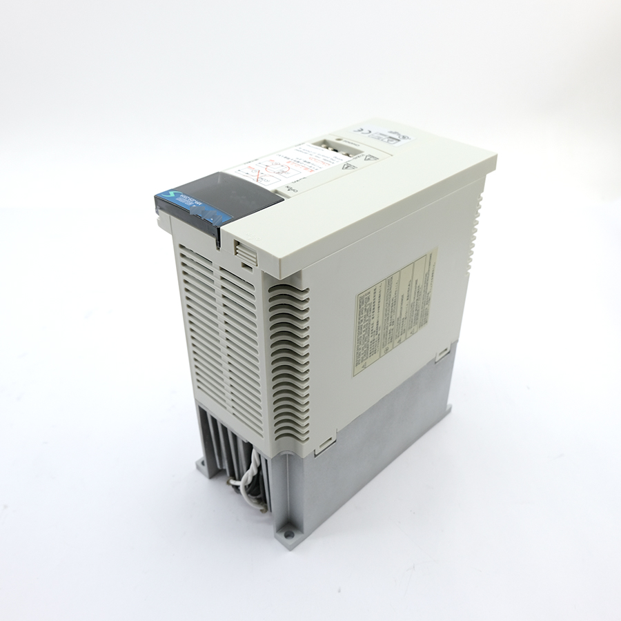 Сервоусилитель Mitsubishi Electric MR-J2S-200A (2.0кВт, 3-фазный 200V)