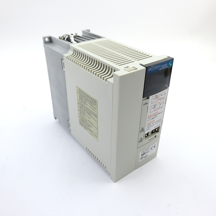 Сервоусилитель Mitsubishi Electric MR-J2S-200A (2.0кВт, 3-фазный 200V)